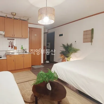 Rent this studio apartment on 서울특별시 마포구 서교동 333-7