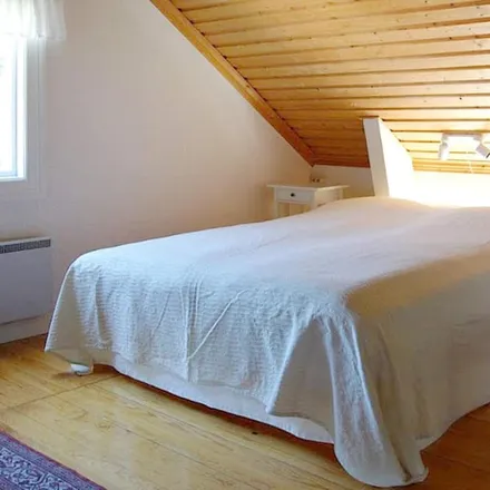 Rent this 3 bed house on Nordingrågatan in 162 53 Stockholm, Sweden