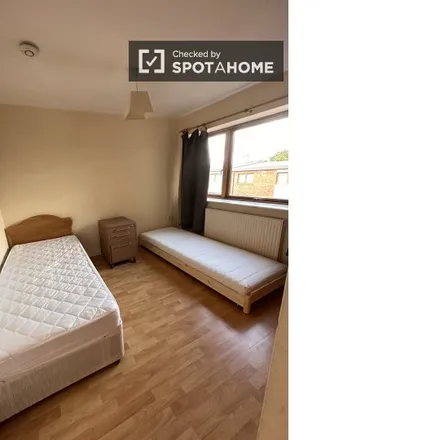 Image 1 - Centra, Poppintree Parade, Dublin, D11 N207, Ireland - Room for rent