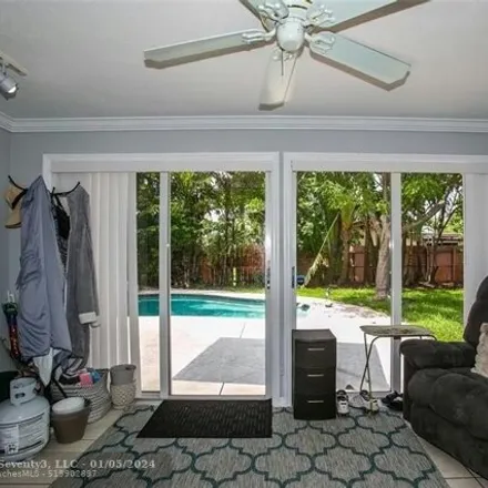 Image 5 - 1338 Northeast 42nd Street, Coral Heights, Broward County, FL 33334, USA - House for sale