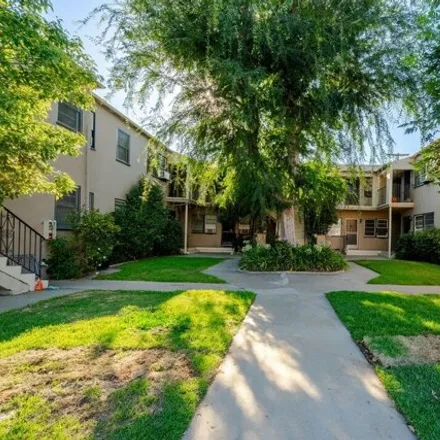 Rent this 1 bed house on 915 Patterson Avenue in Glendale, CA 91202