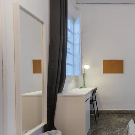 Rent this 5 bed room on Carrer dels Centelles in 42, 46006 Valencia