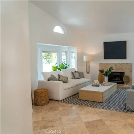 Image 2 - 672 Poinsettia Park South, Encinitas, CA 92024, USA - House for sale