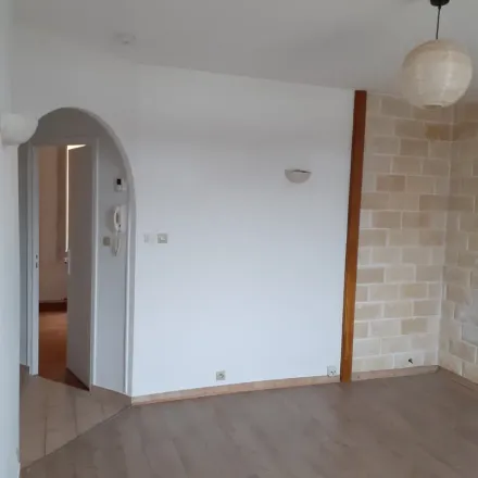 Rent this 3 bed apartment on 164 Chemin de Saint-Vincent in 07300 Tournon-sur-Rhône, France