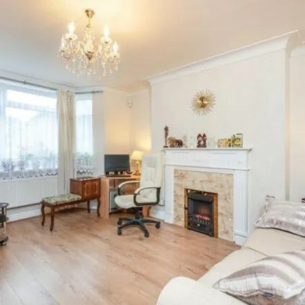 Buy this 2 bed apartment on Hangar 16 in Broad Passage, London
