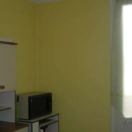 Image 8 - Rue Fraîche, 82000 Montauban, France - Apartment for rent