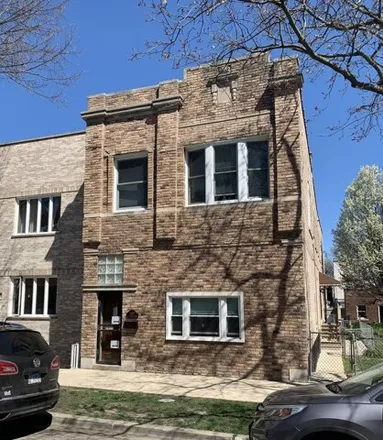Buy this 8 bed house on 3437 South Union Avenue in Chicago, IL 60609