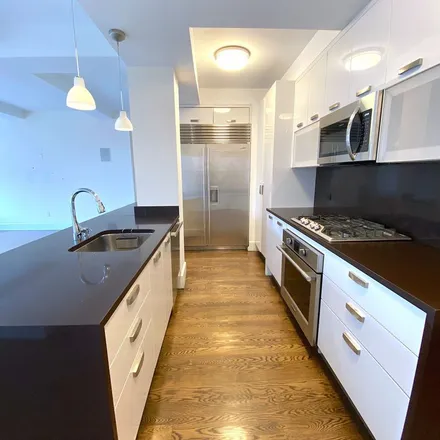 Rent this 4 bed apartment on 212 West 91st Street in New York, NY 10024