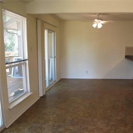 Image 8 - 2101 Kenneth Avenue, Austin, TX 78741, USA - Apartment for rent