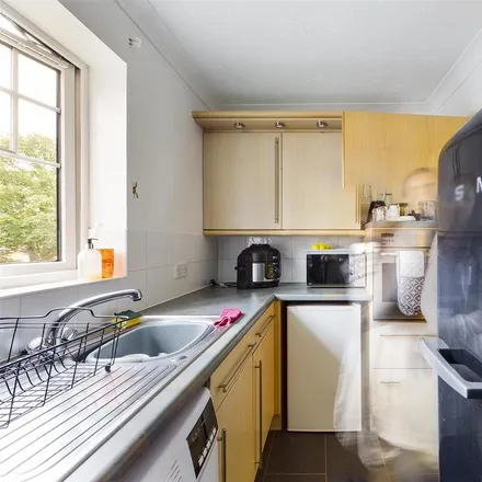 Image 4 - Pinkers Mead, Kingswood, BS16 7JA, United Kingdom - Apartment for rent