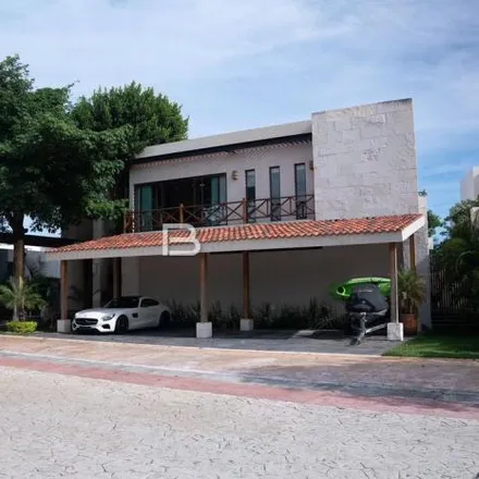 Rent this 5 bed house on unnamed road in Lagos del Sol, ROO