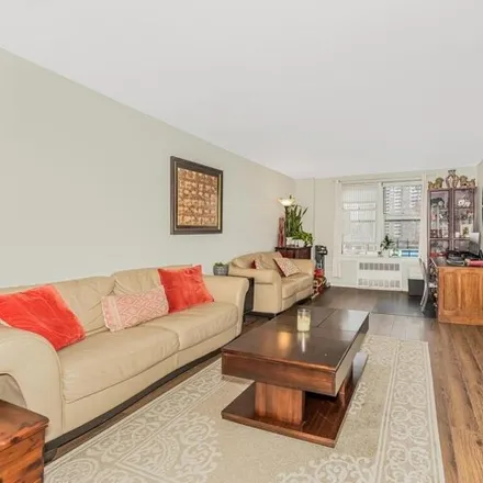 Image 1 - 3500 Oxford Avenue, New York, NY 10463, USA - Apartment for sale