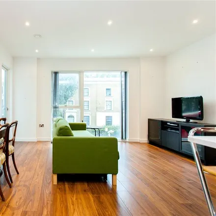 Image 6 - 13 Atkins Square, London, E5 8HH, United Kingdom - Apartment for rent
