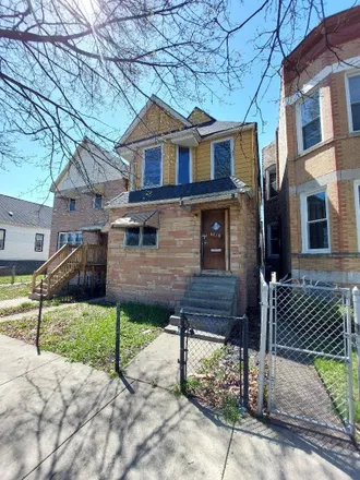 Buy this 4 bed duplex on 6718 South Sangamon Street in Chicago, IL 60621