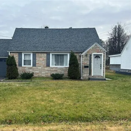 Rent this 3 bed house on 8 Beechwood Road in New Hartford, Oneida County