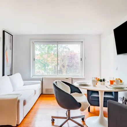 Rent this 1 bed apartment on Rua Serpa Pinto in Avenida de Portugal, 2765-272 Cascais