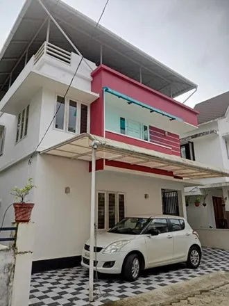 Buy this 3 bed house on State Bank of India in Old NH 47, Palarivattom