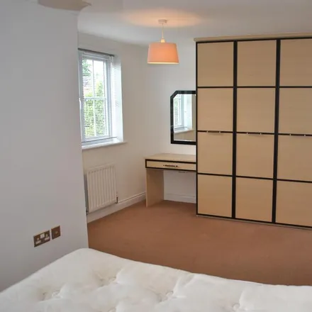 Image 7 - Devonshire Road, West Timperley, WA14 4EX, United Kingdom - Apartment for rent