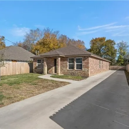 Buy this 6 bed house on 1974 South 22nd Street in Waco, TX 76706