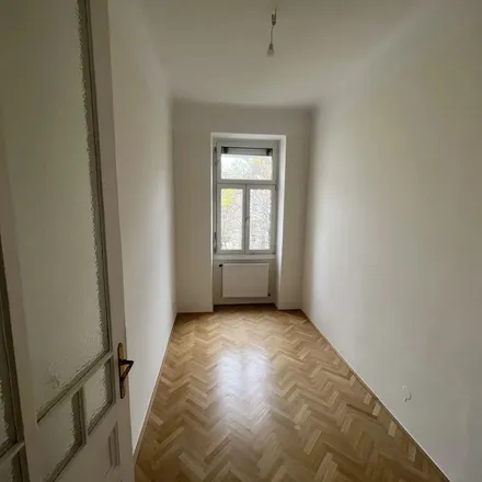 Rent this 3 bed apartment on Martinstraße in Währinger Straße, 1180 Vienna