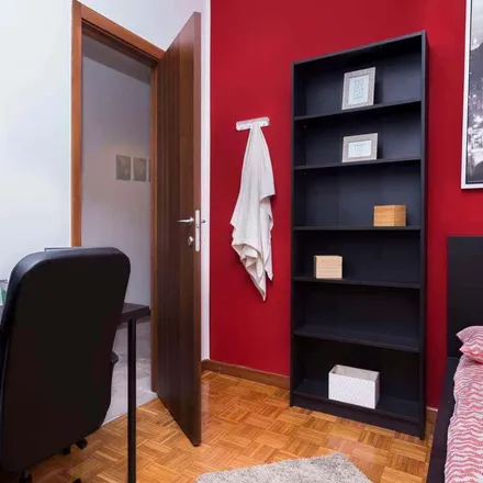 Image 7 - Via Monte San Genesio, 20158 Milan MI, Italy - Room for rent