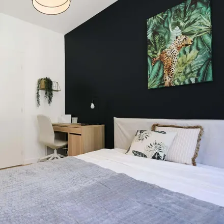 Rent this 1 bed room on 69 Rue du Général Barbou in 80000 Amiens, France