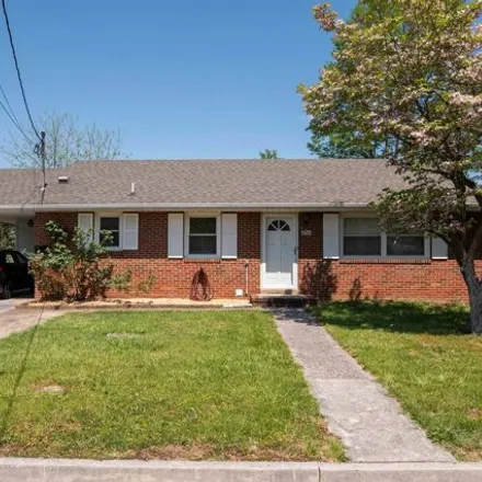 Buy this 3 bed house on 746 Hamilton Avenue in Front Royal, VA 22630