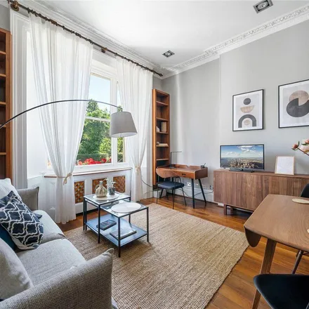 Rent this 1 bed apartment on 34 Royal Crescent in London, W11 4SN