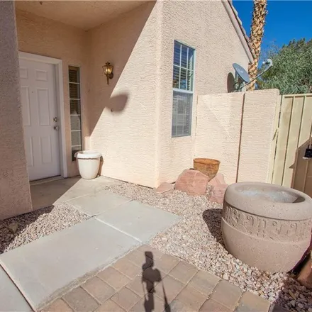 Image 3 - 7820 Strong Water Court, Las Vegas, NV 89131, USA - House for rent