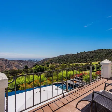 Image 1 - 2090 Sunrise Hill Drive, Los Angeles, CA 90049, USA - House for sale