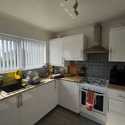 Rent this 2 bed apartment on Lon Gardener in Valley, LL65 3DN