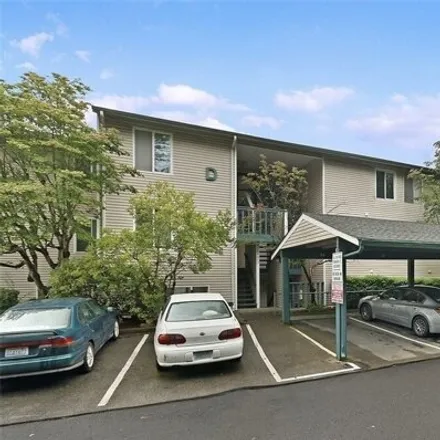 Buy this 1 bed condo on 17431 Ambaum Boulevard South in Burien, WA 98148