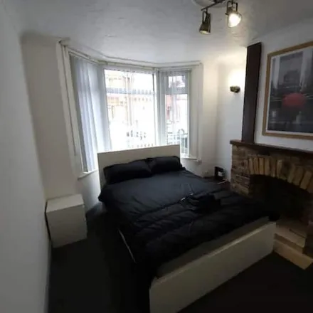 Rent this 4 bed house on Watford in WD18 7RZ, United Kingdom