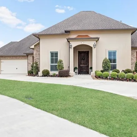 Buy this 5 bed house on 2596 Amberwood Drive in Beaumont, TX 77713