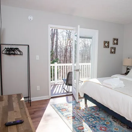 Rent this 6 bed house on McGaheysville in VA, 22840