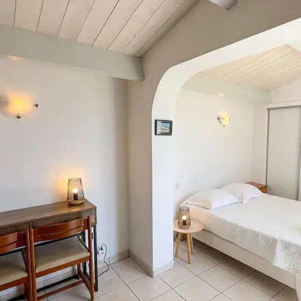 Rent this 2 bed house on La Couarde-sur-Mer in Route de Loix, 17670 La Couarde-sur-Mer