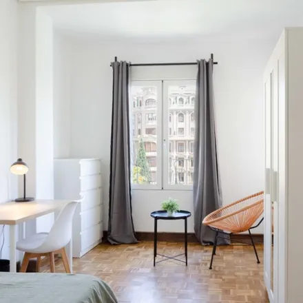 Rent this 6 bed room on Supercor Exprés in Avinguda del Regne de València, 78