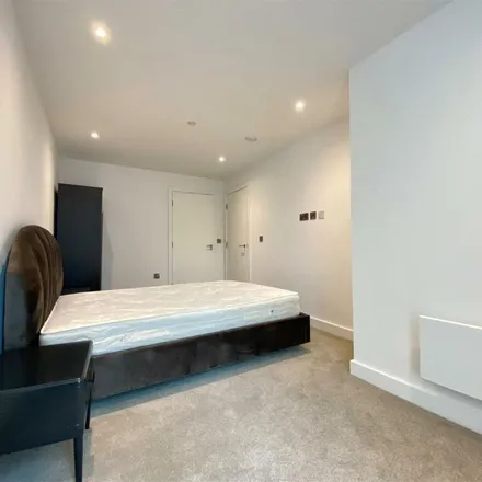 Image 7 - Beever & Struthers, Chester Road, Manchester, M15 4LQ, United Kingdom - Apartment for rent