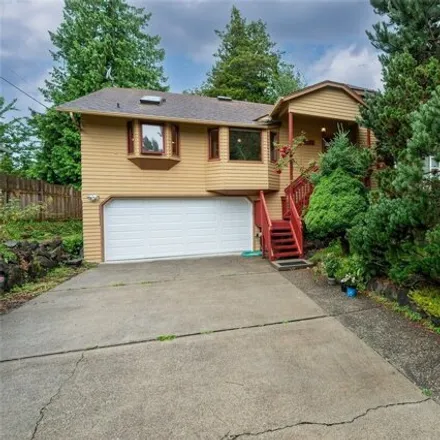 Image 2 - 12013 Exeter Ave NE, Seattle, Washington, 98125 - House for sale