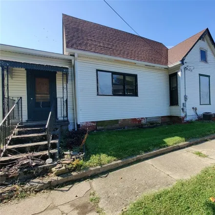 Buy this 3 bed house on 602 South Miller Street in Shelbyville, IN 46176