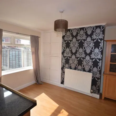 Image 4 - 5 Kingston Gardens, Leeds, LS15 7PP, United Kingdom - Apartment for rent