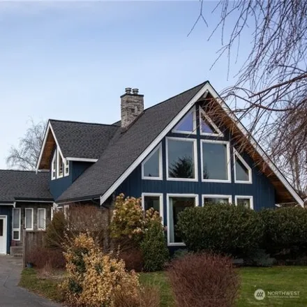 Buy this 5 bed house on 1323 Thalen Drive in Lynden, WA 98264