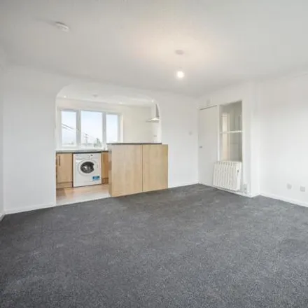 Image 4 - Lawers Crescent, Polmont, FK2 0QU, United Kingdom - Room for rent