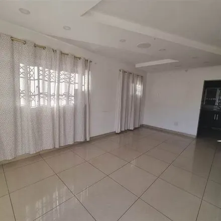 Image 2 - 701 Road, Montford, Chatsworth, 4030, South Africa - Apartment for rent