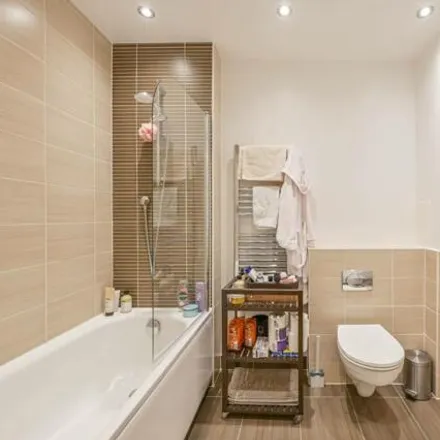 Image 5 - 2 Lowell Street, Ratcliffe, London, E14 7PS, United Kingdom - Apartment for sale