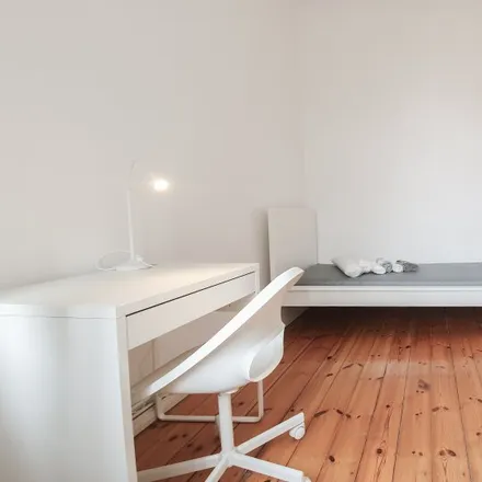 Rent this 5 bed room on Bornholmer Straße 79A in 10439 Berlin, Germany