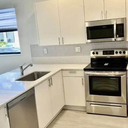 Rent this 3 bed townhouse on 848 Brickell Avenue in Miami, FL 33131