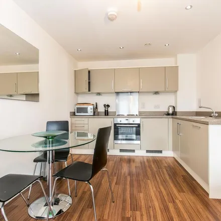 Image 2 - Cardinal Place, Guildford Road, Horsell, GU22 7LR, United Kingdom - Apartment for rent