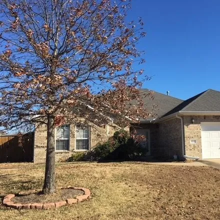 Rent this 3 bed house on 634 North Timeless Drive in Fayetteville, AR 72704