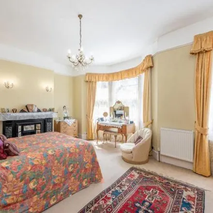 Image 6 - Narbonne Avenue, London, SW4 9EH, United Kingdom - Townhouse for sale